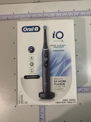 Cepillo de dientes eléctrico recargable Oral b iO Series 7, negro ónix Foto 1 de 4