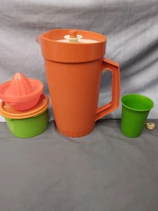 Vintage Tupperware Lot (Pitcher, Container, Cup) + Juicer SEE DESCRIPTION - Picture 1 of 7