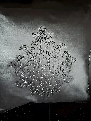 Dekokissen"Lilie",Samt,Strasssteine,Hellgrau-Silber,45cmx45cm,elegant,luxuriös - Bild 1 von 4