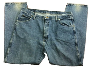 Wrangler Mens Denim Blue Jeans Sz 42 x 32 Regular Fit Medium Wash Zipper Front - Picture 1 of 10