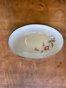 Noritake Fine China ROSEMARIE 6044 10 in Oval Vegetable Bowl 1 ea - Picture 1 of 4