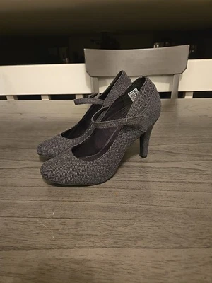 Women's gray/black fabric ROCKET DOG Mary Janes/Houndstooth, pumps , size 11 - Image 1 of 4