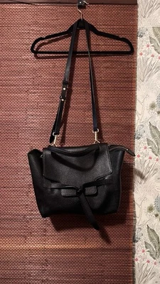 Bolsa satchel Annabel Ingall Annie couro preta - Imagem 1 de 4