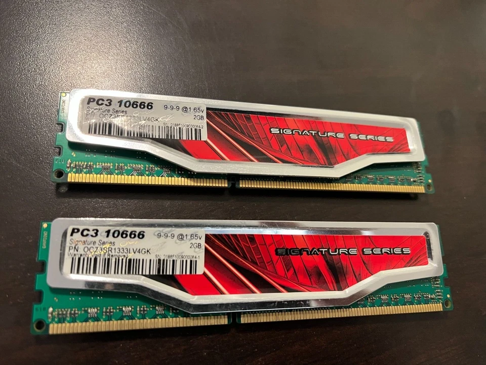 SIGNATURE SERIES 4GB Kit (2x2GB) DDR3-1333 PC3-10666 OCZ3SR1333LV4GK - Image 1 of 1
