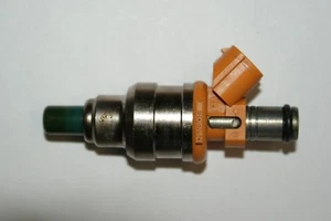 Einspritzdüse Einspritz Ventil Daihatsu Cuore 1994 -1999 wenig km 195500-2170  - Bild 1 von 4