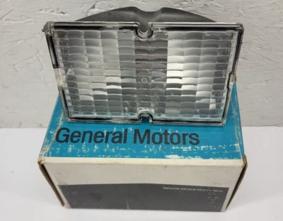 Lámpara de señal delantera derecha Pontiac Grand Lemans 1975 NOS 912456 Foto 1 de 4