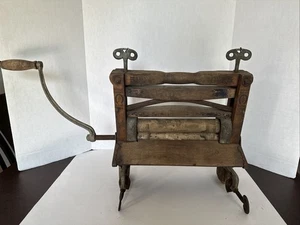 ANTIGUO TIMBRE DE LAVANDERÍA ROPA REAL ESCURRIDOR RODILLO DE MANIVELA DE MADERA - Imagen 1 de 24