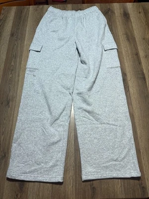 Pantalones No Boundaries, para mujer talla mediana, gris, pantalones deportivos, bolsillos laterales Foto 1 de 4