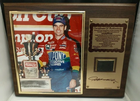 Jeff Gordon 1998 Winston Cup Championship ACDelco 400 NASCAR Plaque W/ Race Tire Cover
