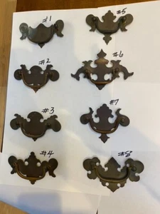 Antike Messing Kommode Schubladengriffe Fallballen Preis für alle 8.  KOSTENLOSER VERSAND! - Bild 1 von 1