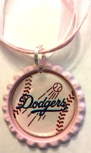 Hecho a mano Los Angeles Dodgers Inspirado en Béisbol Botella Gorra Organza Collar de Velo - Imagen 1 de 2