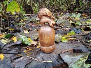 The Bellon Keeper - Estatua de ardilla de madera tallada a mano - Imagen 1 de 11