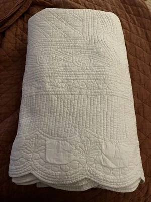 "Cubierta blanca acolchada Ralph Lauren Home Matalasse 106""x 92""" Foto 1 de 4