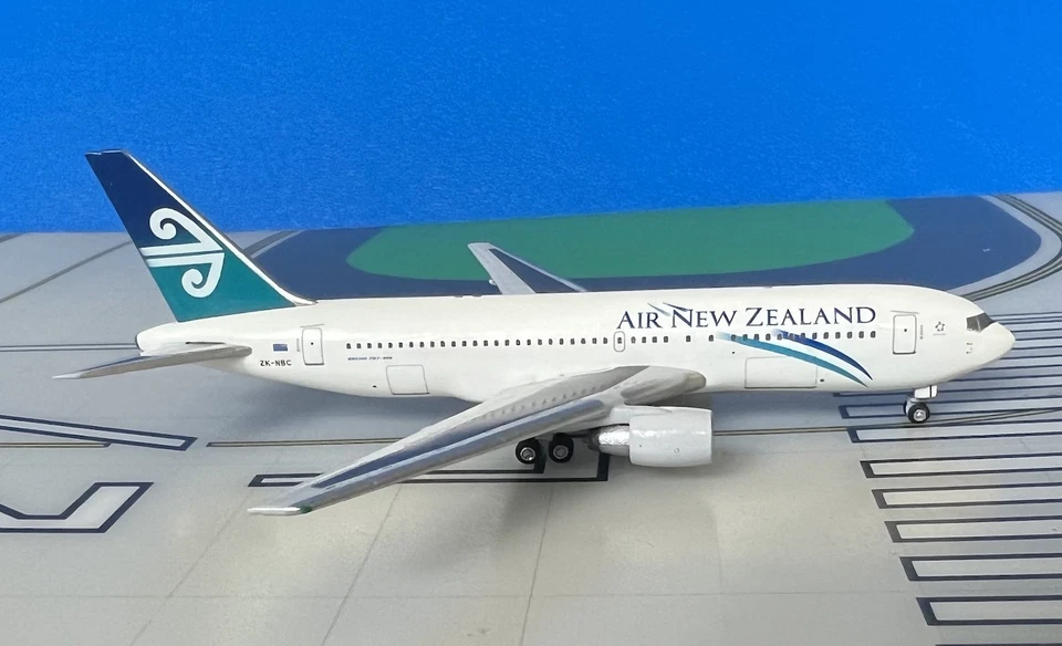 新西兰航空公司波音 767-200/ER ZK-NBC 2000s 1/400 比例压铸经典 — 第 1/1 张图片