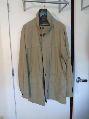 Chaqueta cortavientos Claiborne de microfibra para hombre talla L caqui tostado Foto 1 de 4