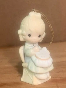 1983 Precious Moments E-0514 "Mother Sew Dear Ornament" - Bild 1 von 8
