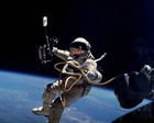 ED WHITE ASTRONAUT DURING FIRST AMERICAN SPACE WALK - 8X10 NASA PHOTO (EP-602)