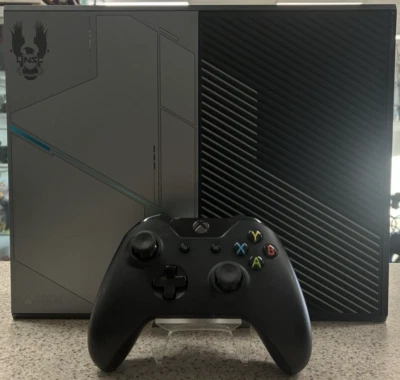 XBOX ONE HALO 5: GUARDIANS LIMITED EDITION CONSOLE & CONTROLLER - image 1 of 4