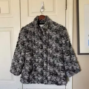 Chico's Faux Fur Jacket Pockets Gray & Black 3/4 Sleeve Chinchilla Women's 0 NWT - Picture 1 of 10