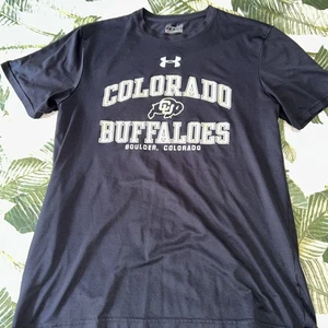 Mens Under Armour Colorado Buffaloes Football shirt Black Short Sleeve HeatGear - Foto 1 di 3