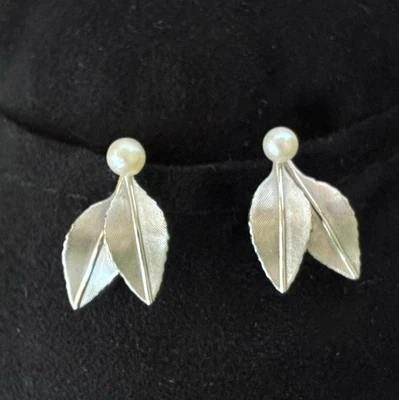 Vintage Krementz Silver Overlay Cultured Pearl 2 Leaf Earrings Screw Back - Image 1 of 4
