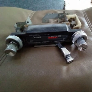 1964 PONTIAC PARISIENNE LAURENTIAN STRATO-CHIEF HEATER CONTROL WITH KNOBS NICE ! - Picture 1 of 6