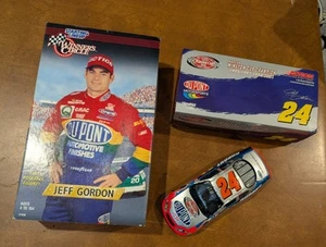 Nascar Jeff Gordon - Starting Lineup Figure And 1:24 Scale Stock Car - Picture 1 of 7