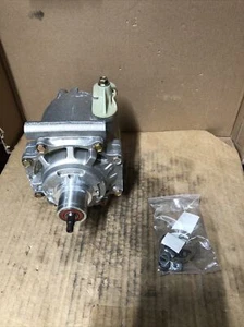 Nueva pieza de compresor de aire acondicionado Ford Motorcraft #1L2Z-19703-CA. - Imagen 1 de 12