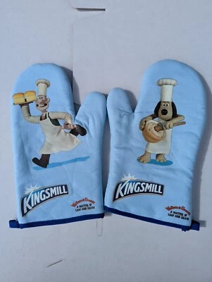 Kingsmill Wallace and Gromit Oven Gloves - NEW - Image 1 of 4