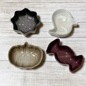 Le Creuset Mini Halloween Dish Set of 4 Halloween Collection 2021 Stoneware - Picture 1 of 9