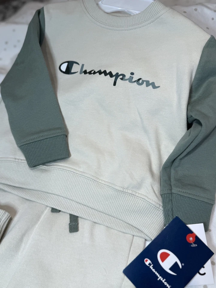 Champion Toddler Little Kids’ Crew & Joggers Set, 2T, Script Spellout Foto 1 de 3