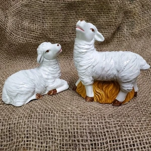 Vintage Schaf Lamm Figur Salz Pfefferstreuer Porzellan Krippe Tiere  - Bild 1 von 10