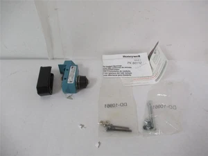 250897 New-No Box; Honeywell BZE62RN39 Limit Switch 15 A 600 VAC 250 VDC - Picture 1 of 6