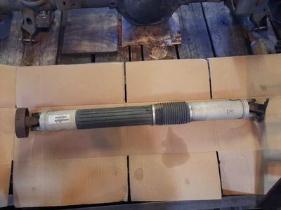 Eixo de transmissão traseiro Jeep WK Grand Cherokee Commander 2005-10 fabricante de equipamento original 2WD 4,7L 52105726AF - Imagem 1 de 4