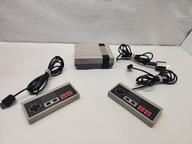 Nintendo NES Classic Edition Mini Console CLV-001 w/ 2 Controller TESTED