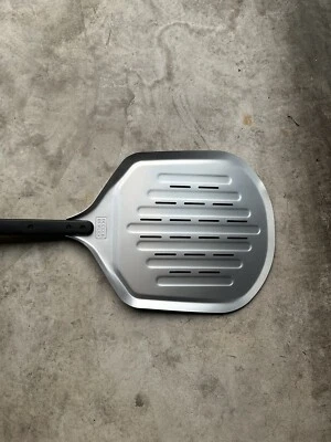 BLACK+DECKER 12 дюймов Металлическая кожура для пиццы - BPZA12MP - Изображение 1 из 4