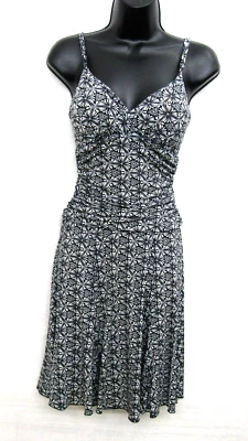 Vestido de verão feminino Karen Kane sem mangas comprimento do joelho fluido preto branco tamanho XS - Imagem 1 de 4
