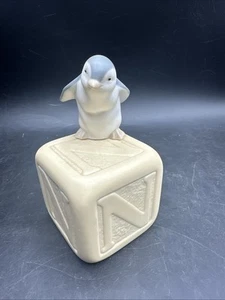 GOLDEN MEMORIES BY LLADRO ALPHABET BLOCK N PENGUIN FIGURINE - Picture 1 of 7
