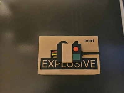 Juguete explosivo C4 con fusible teatro cosplay utilería exhibición juego de rol  Foto 1 de 3