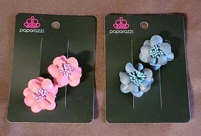 2 pinzas para el cabello Paparazzi Look At Her Grow rosa y azul flor accesorio Foto 1 de 4