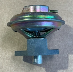 Camiones GM 1987-1995 motor 5,0, 5,7 válvula EGR nueva - Imagen 1 de 4