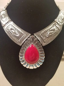 Faux 'Navajo Princess' silberfarbene/rote Stein Pocahontas Südwesten Halskette! - Bild 1 von 8