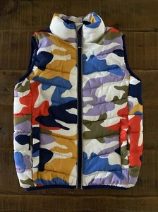 mini boden boy or girl colorful camo puffer vest size 6/7 - Picture 1 of 5