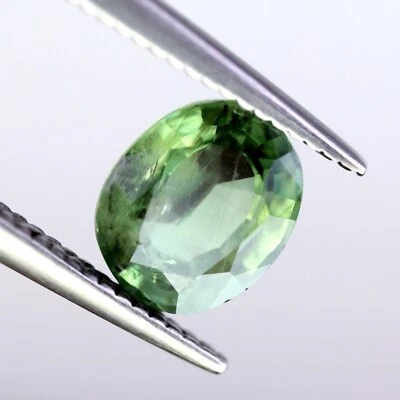 Certified 1.15ct Natural Green Sapphire SI Clarity Australian Oval 6.5x5.3mm - Image 1 of 4