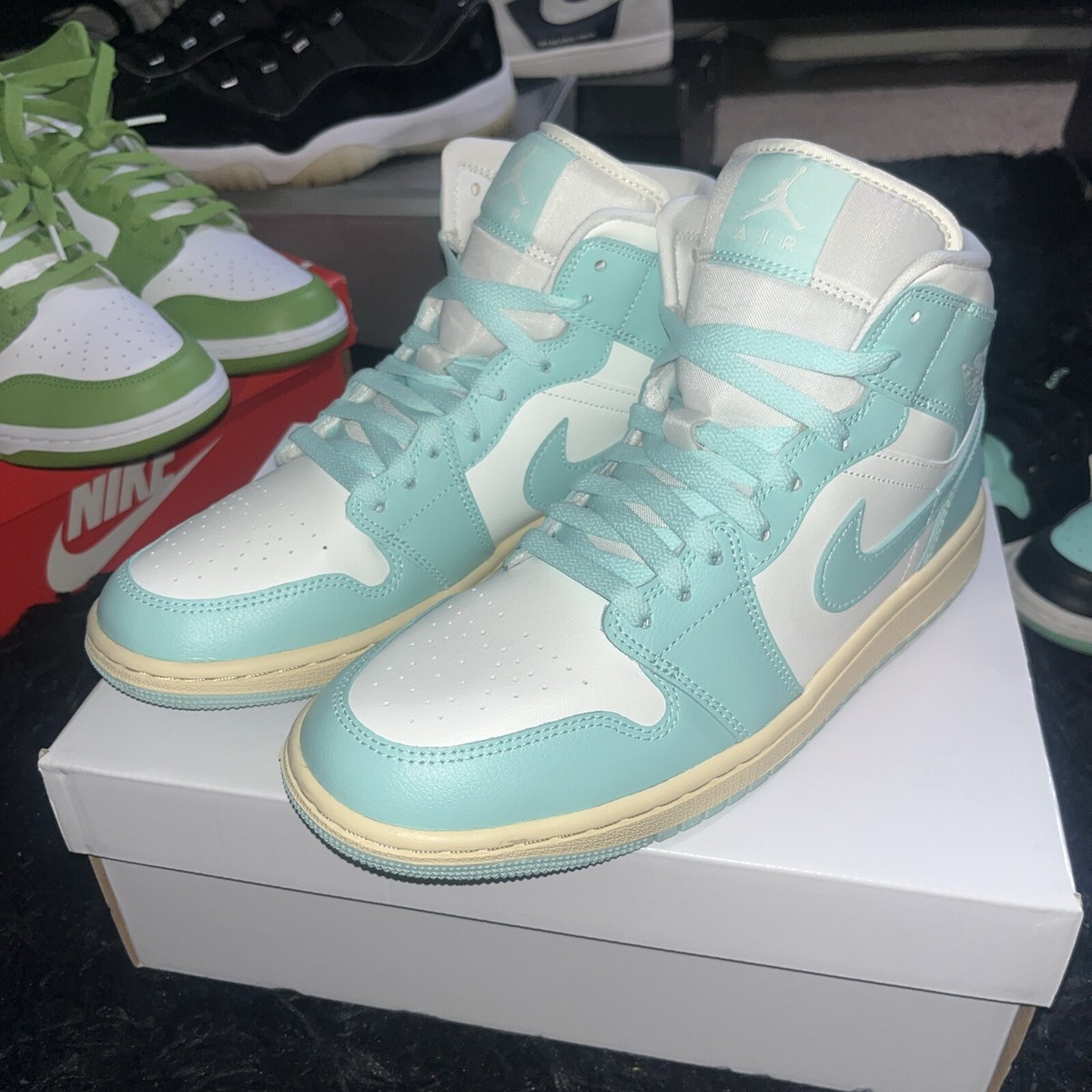 送料込み 追跡あり Nike Air Jordan 1 Mid \"Light Dew\" Jordan 1 Mid Light Dew W for sale | eBay
