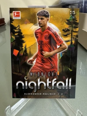 Topps Bundesliga Midnight 2024-25 Aleksandar Pavlovic DAYBREAK SSP SP/5 RARO Foto 1 de 3