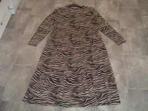 SIZE 14 F&F BLACK SAND ANIMAL STRIPE LONG SLEVE JERSEY MIDI DRESS - Picture 1 of 2