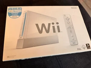 Nintendo Wii Spielekonsole - Weiß (2100140) + Harry Potter + Wii Sports - Bild 1 von 24