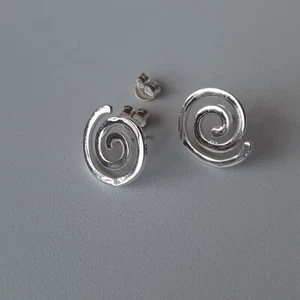 Spirale Ohrstecker 925er Silber Symbol Schmuck - NEU - Picture 1 of 1