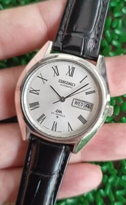 NICE VINTAGE SEIKO LM 5606-8030 ROMAN DIAL AUTOMATIC 25 JEWELS JAPAN WATCH - Picture 1 of 11